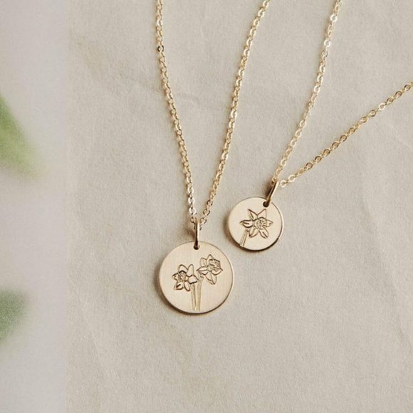 Daffodil March Birth Flower Minimalist Necklace - Picture 2 of 16